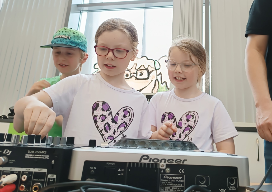 learn to dj workshop children